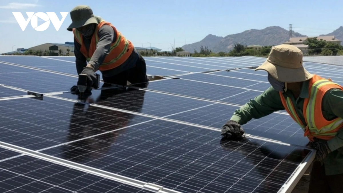 Làm điện mặt trời mái nhà ở TP.HCM: Thủ tục ngày càng đơn giản